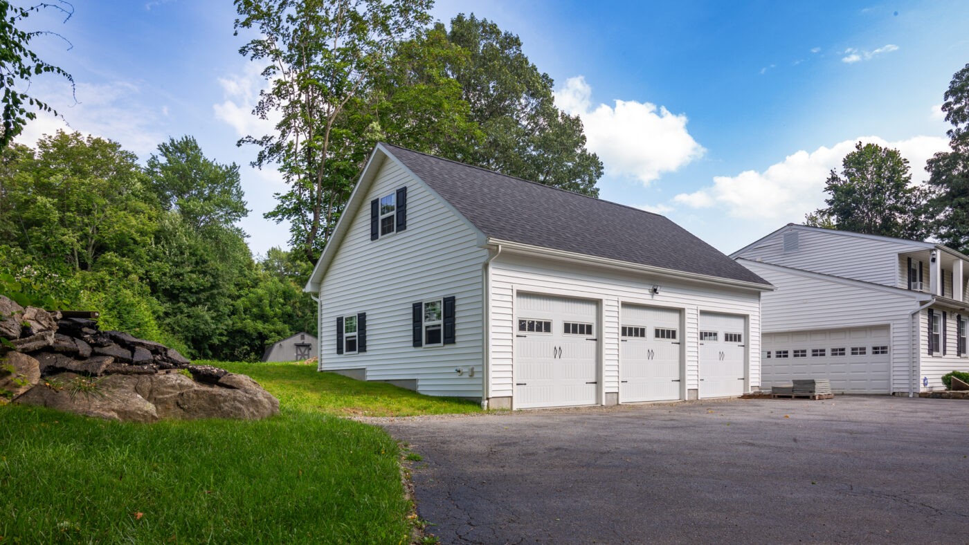 3-car garage dimensions as shown through this article.