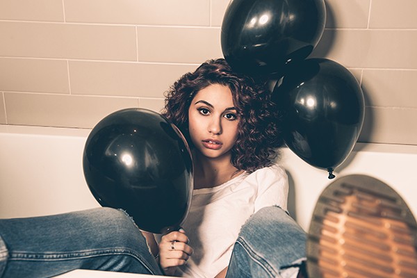 Alessia Cara promoting body positivity in Scars To Your Beautiful