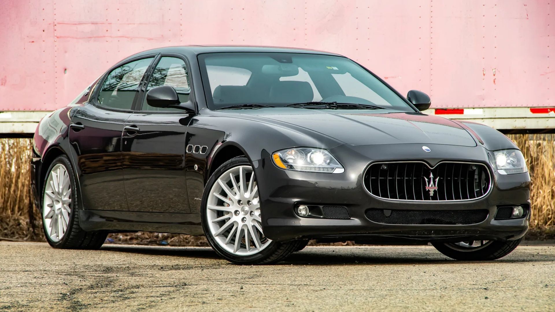 Gray Maserati Quattroporte