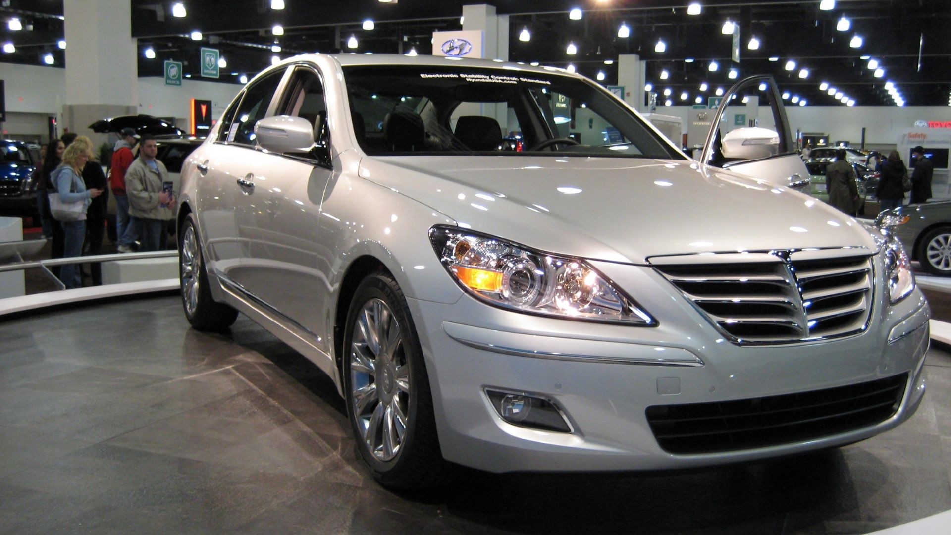 Hyundai Genesis sedan BH 2009 cinza